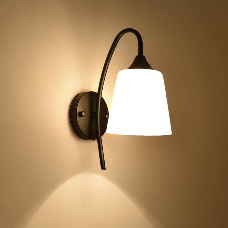 Lámpara de pared de cabeza de ganso en acabado negro, metal rústico, 1 bombilla, lámpara de pared para dormitorio con pantalla de vidrio esmerilado | Brehn