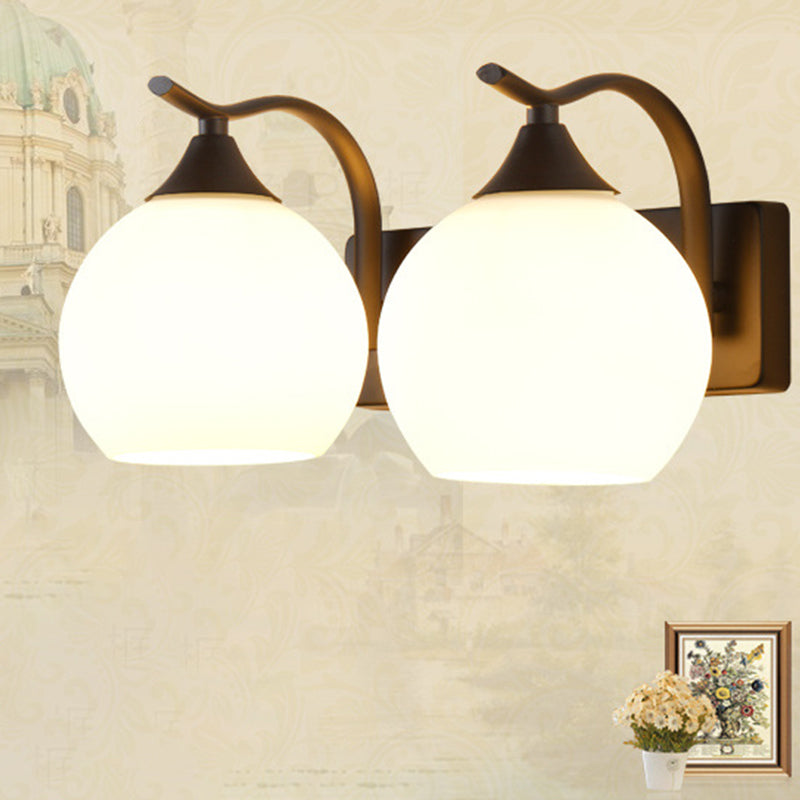 Lámpara de pared de cúpula de vidrio opalino satinado estilo sencillo para pasillo | Brehn