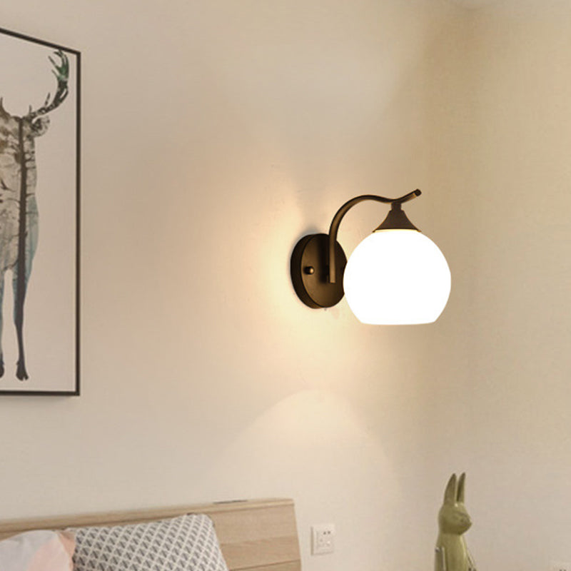 Lámpara de pared de cúpula de vidrio opalino satinado estilo sencillo para pasillo | Brehn