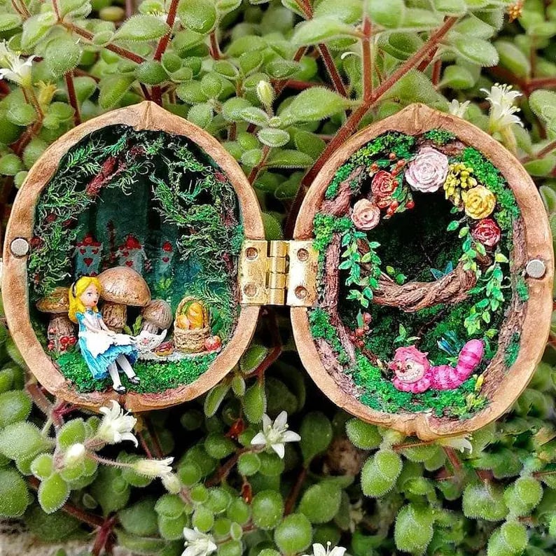 Lisslune | Casa de Muñecas Hecha a Mano de Cáscara de Nuez--Mini Biblioteca, Mundo Pequeño Dentro de Nueces
