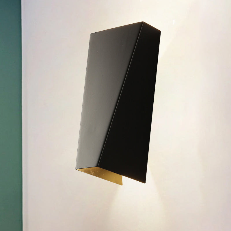 Estilo simplista de luz de pared trapezoidal de aluminio cálido/blanco, iluminación LED de lámpara de noche en negro/blanco | Brehn