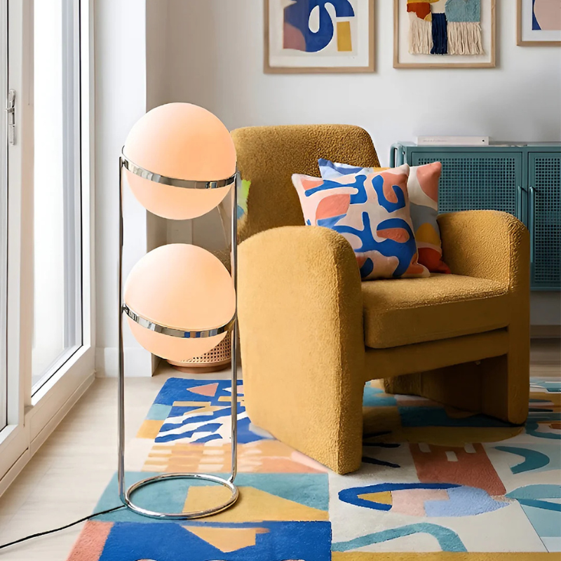 Colección Orbis | Lámpara de Pie Moderna y Elegante con Marco de Cromo para Decoración de Sala de Estar