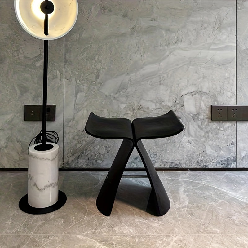 Elegante Taburete Mariposa – Diseño Atemporal para Sala de Estar y Entrada