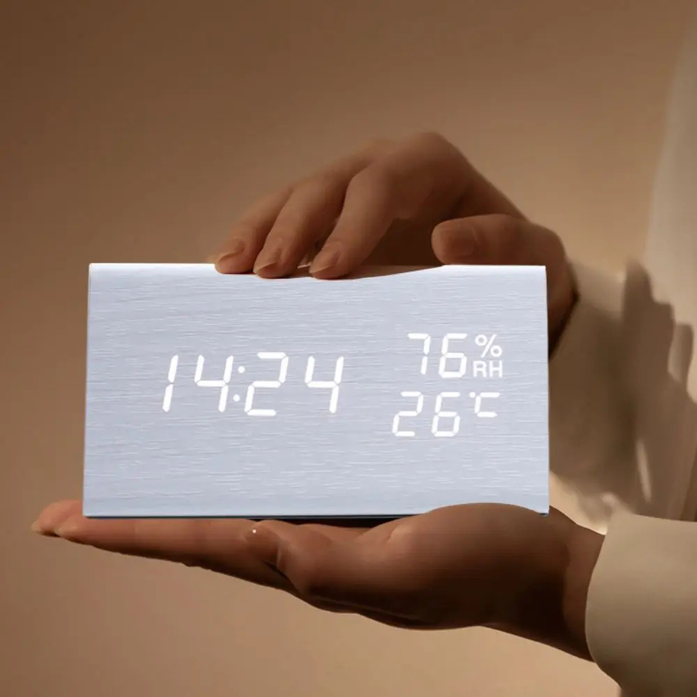 EloraClock - Reloj Despertador Digital con Control de Sonido y Pantalla HD