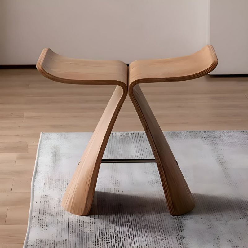 FloraSeat – Taburete decorativo hecho a mano con forma de mariposa