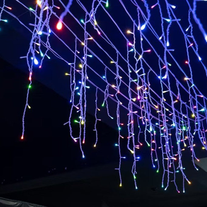 Quntis 50m Cadena de Luces LED en Forma de Carámbano | IP44 Resistente a la Intemperie | 36V Baja Tensión | 500+ LEDs | Efecto Cascada de Carámbano | Blanco Cálido