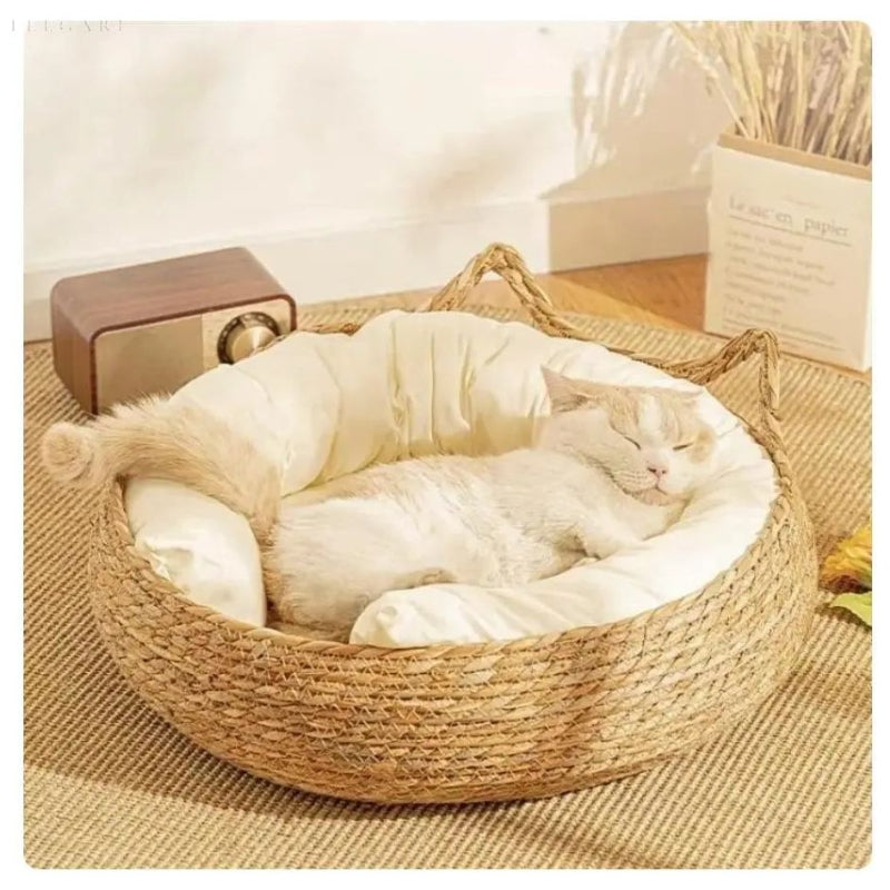 PurrNest – Cesta para Gatos Tejida a Mano con Cojín de Felpa