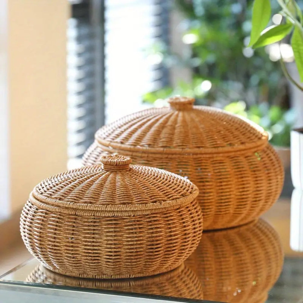 Cesta de Ratan Tejida en Forma de Cúpula con Tapa