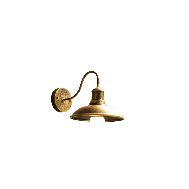 Lámpara de pared exterior curva de hierro impermeable Retro Loft Dome 1 luz | Brehn