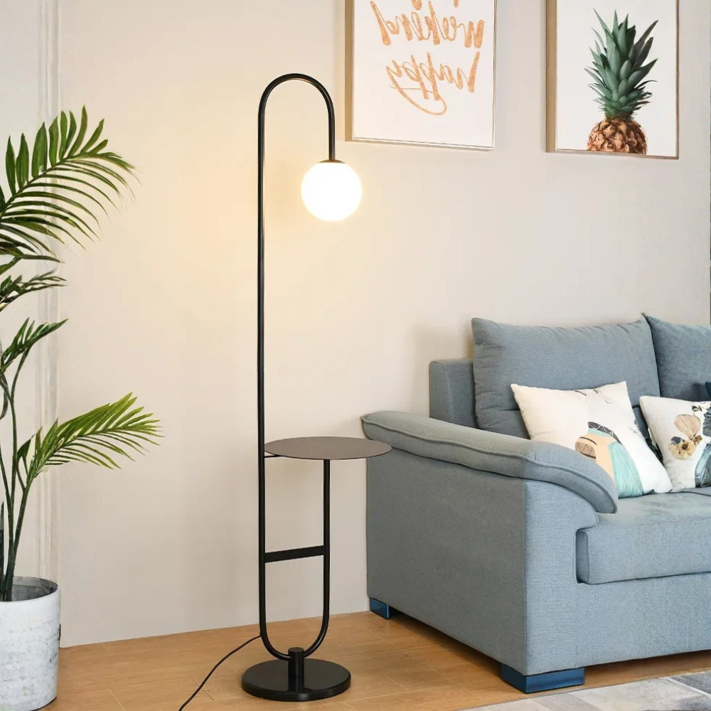 NordHalo Arc | Lámpara de Pie Escandinava Moderna y Elegante con Mesa Lateral