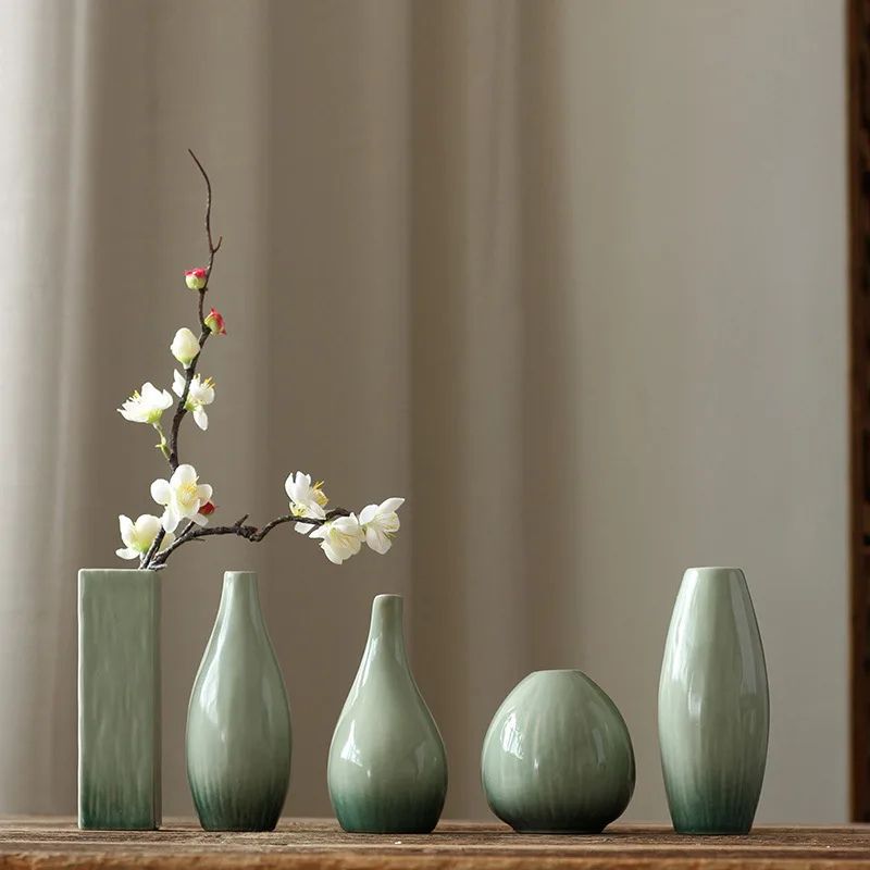 VaseAura – Jarrón Decorativo con Diseño Creativo