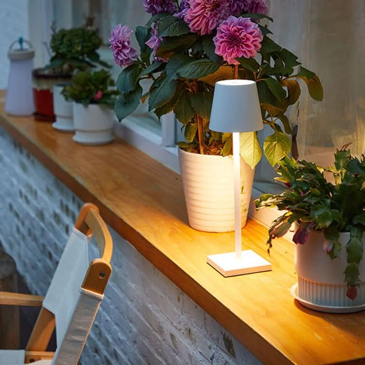 Lámpara de mesa portátil y sin cables para una iluminación elegante