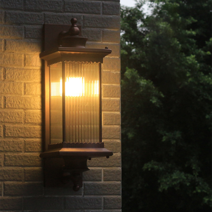 Lámpara de Pared Exterior Clásica Rectangular – Diseño Acogedor y Atemporal