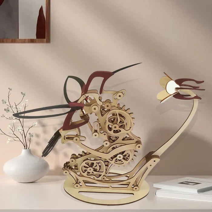 BowLift | Escultura cinética de colibrí de madera