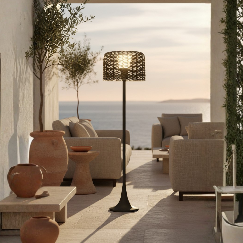 Lámpara de Suelo Solar Exterior Elegante | Luz de Jardín LED de Rattan Impermeable