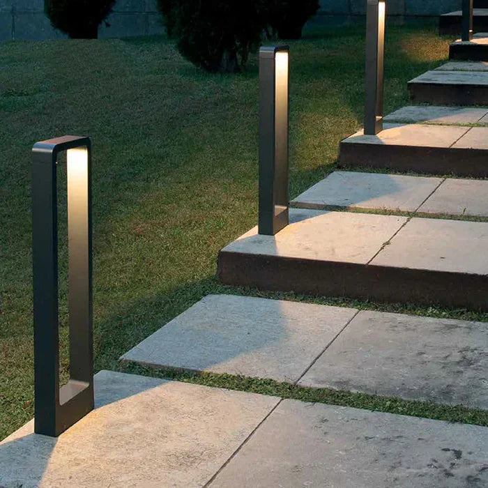 Lámpara de suelo para iluminación exterior
