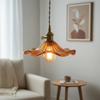 Lámpara Colgante Elegante en Forma de Pétalo - Pantalla de Vidrio Estriado y Accesorio de Latón para Iluminación de Cocina