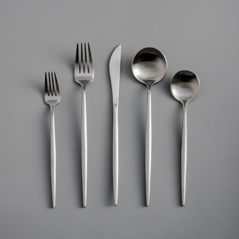 Cubiertos Minimalistas