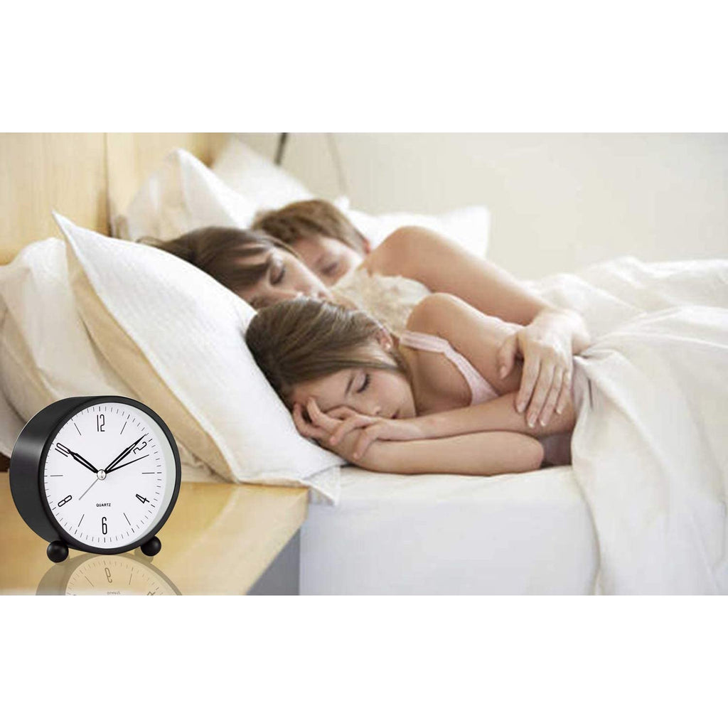 Reloj Despertador Analógico Silencioso con Iluminación