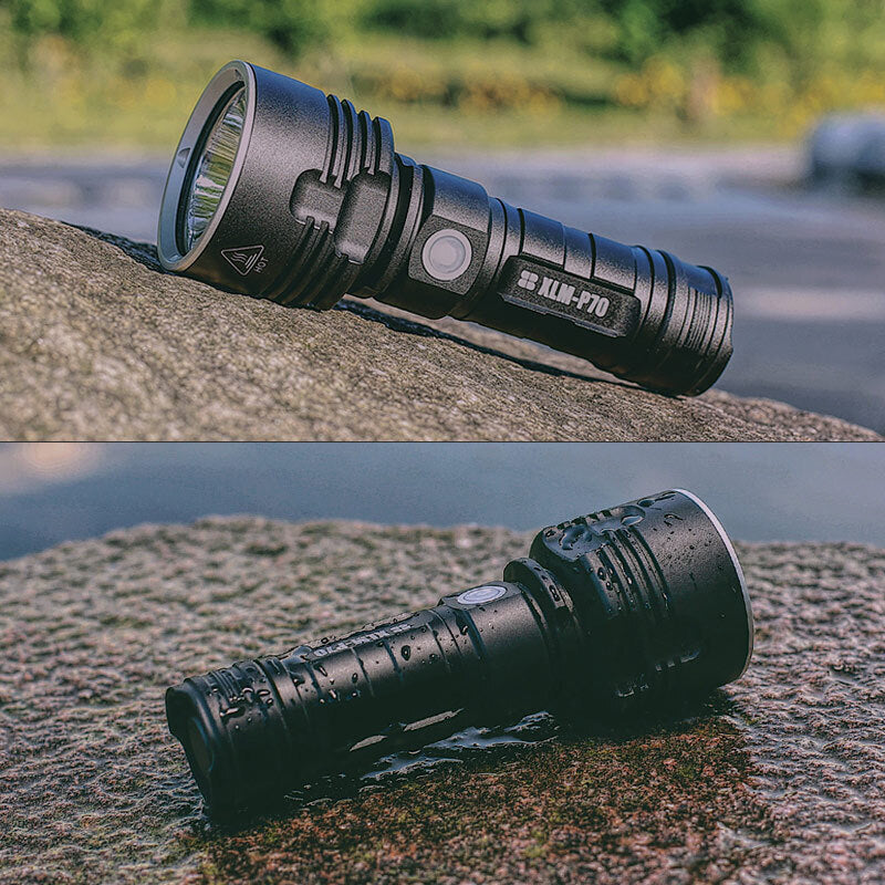 Linterna LED de alto rendimiento MS18 | 100.000 Lúmenes | 18x LEDs Cree XHP70 2.0 | Alcance de 2,3 km | IP56 a prueba de agua | Pantalla de estado OLED | Incl. paquete de batería