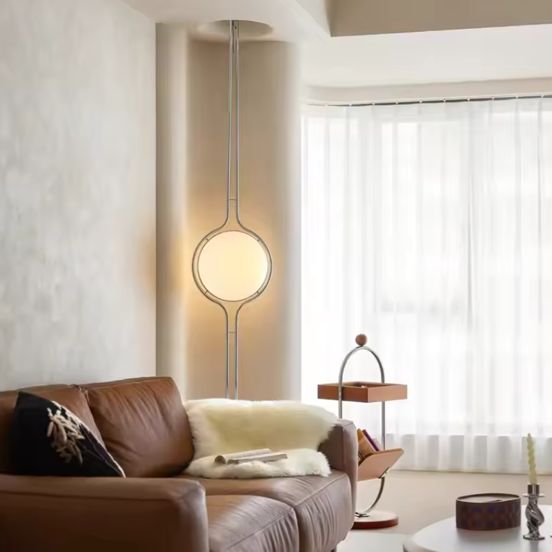 Orbis Linea | Elegante Lámpara de Pie Moderna de Cromo para Decoración de Sala