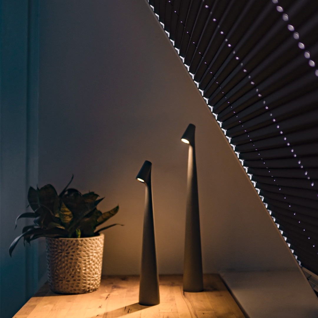 Lámpara de mesa LED inalámbrica – regulable y recargable