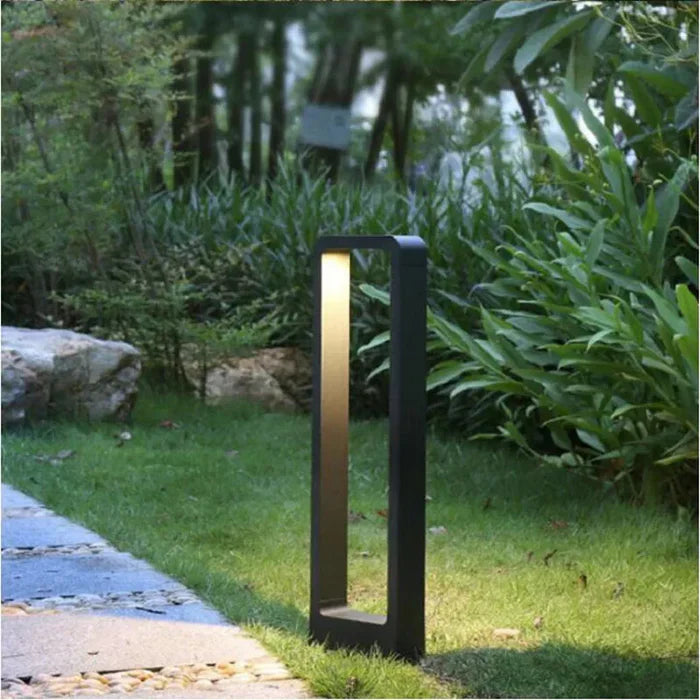 Lámpara de suelo para iluminación exterior