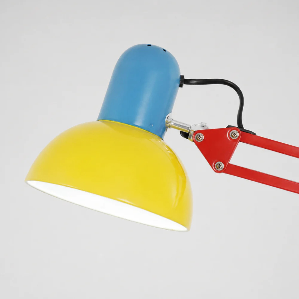 FlexoMemphis | Lámpara de Pie Moderna Ajustable y Vibrante para Sala de Estar