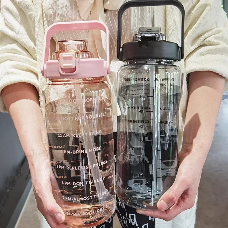 Botella de Agua Deportiva Portátil de 2L con Popote y Marcas de Tiempo