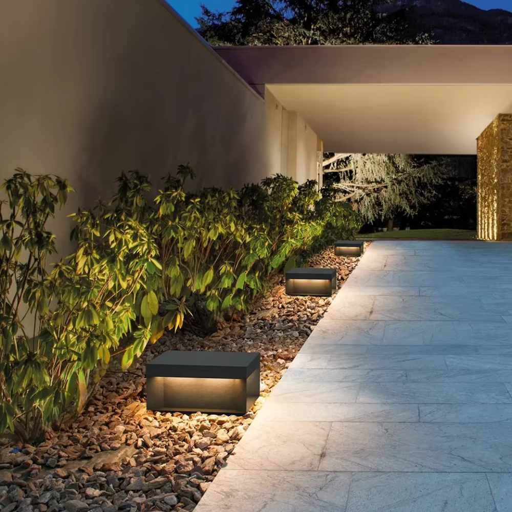 Velaris Luz Exterior a Prueba de Agua IP65 | Foco de Jardín LED Integrado para Caminos