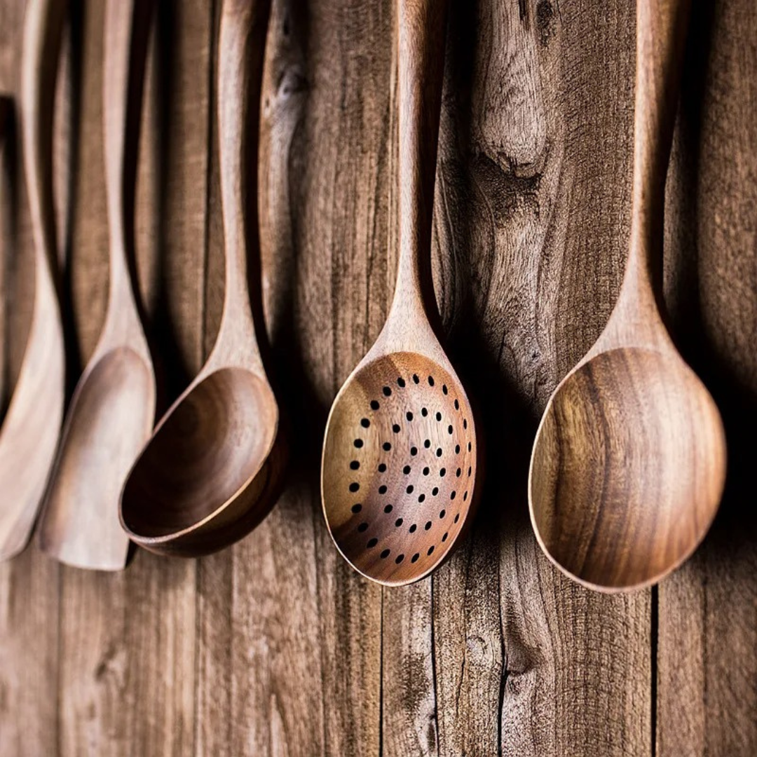 5-Pieza Utensilios de Cocina en Nogal – Estilo Rústico