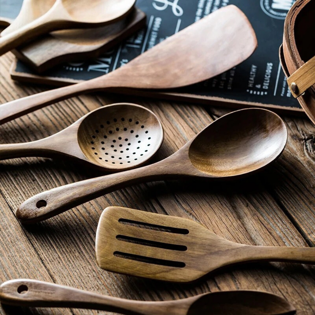 5-Pieza Utensilios de Cocina en Nogal – Estilo Rústico