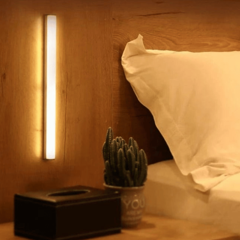 Lámpara LED con sensor de movimiento recargable – Eficiente en energía y alimentada por USB
