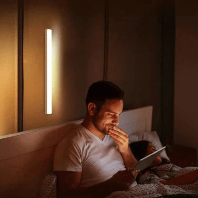 Lámpara LED con sensor de movimiento recargable – Eficiente en energía y alimentada por USB
