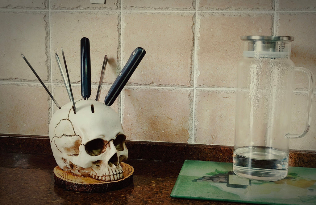 Skully - Soporte para cuchillos con calavera gótica
