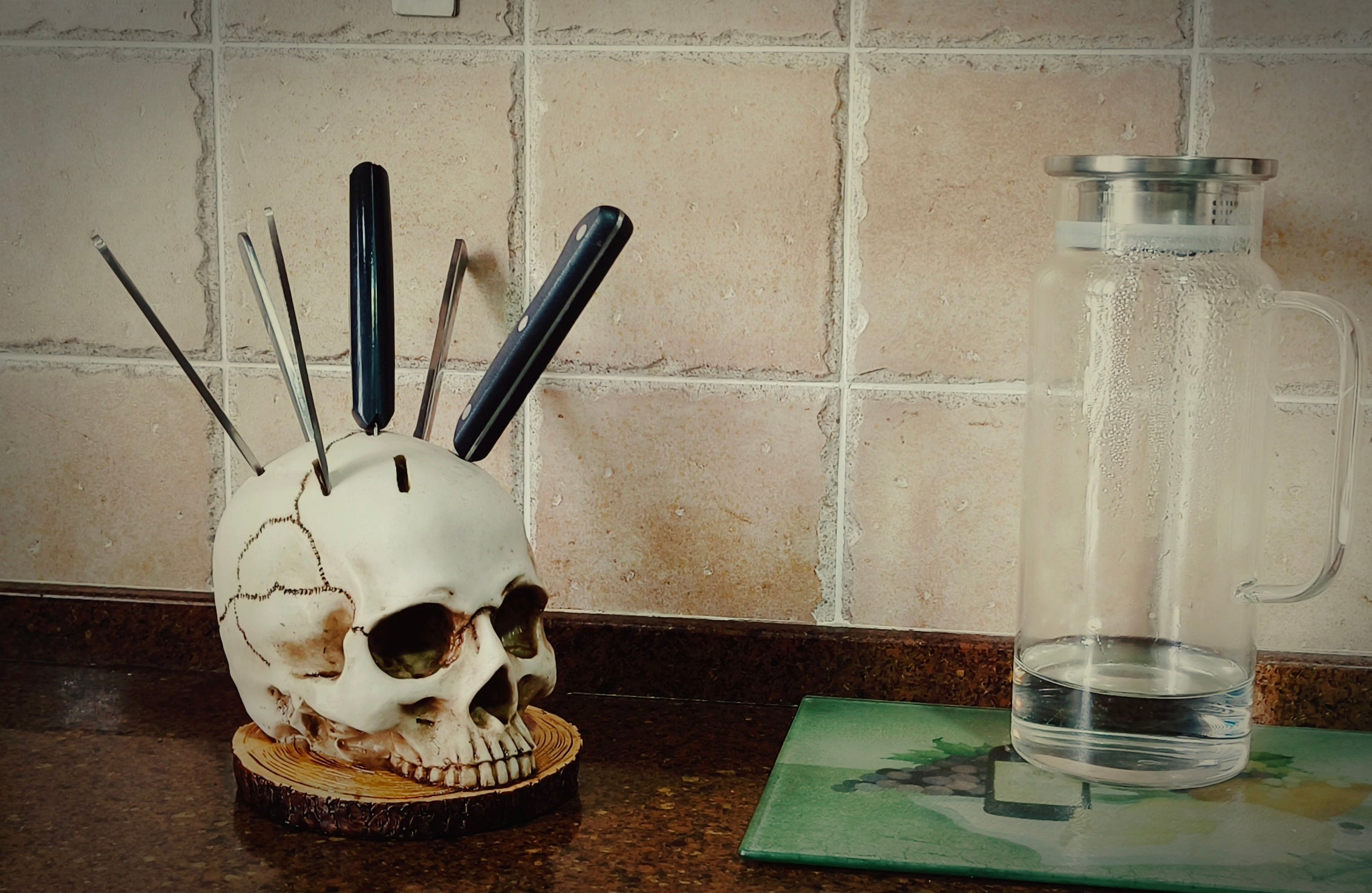 Skully - Soporte para cuchillos con calavera gótica