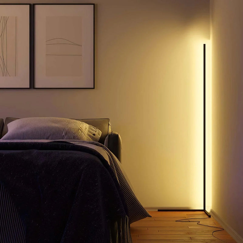 Lámpara de Pie LED Minimalista con Modos de Luz Regulables y Diseño Lineal Moderno