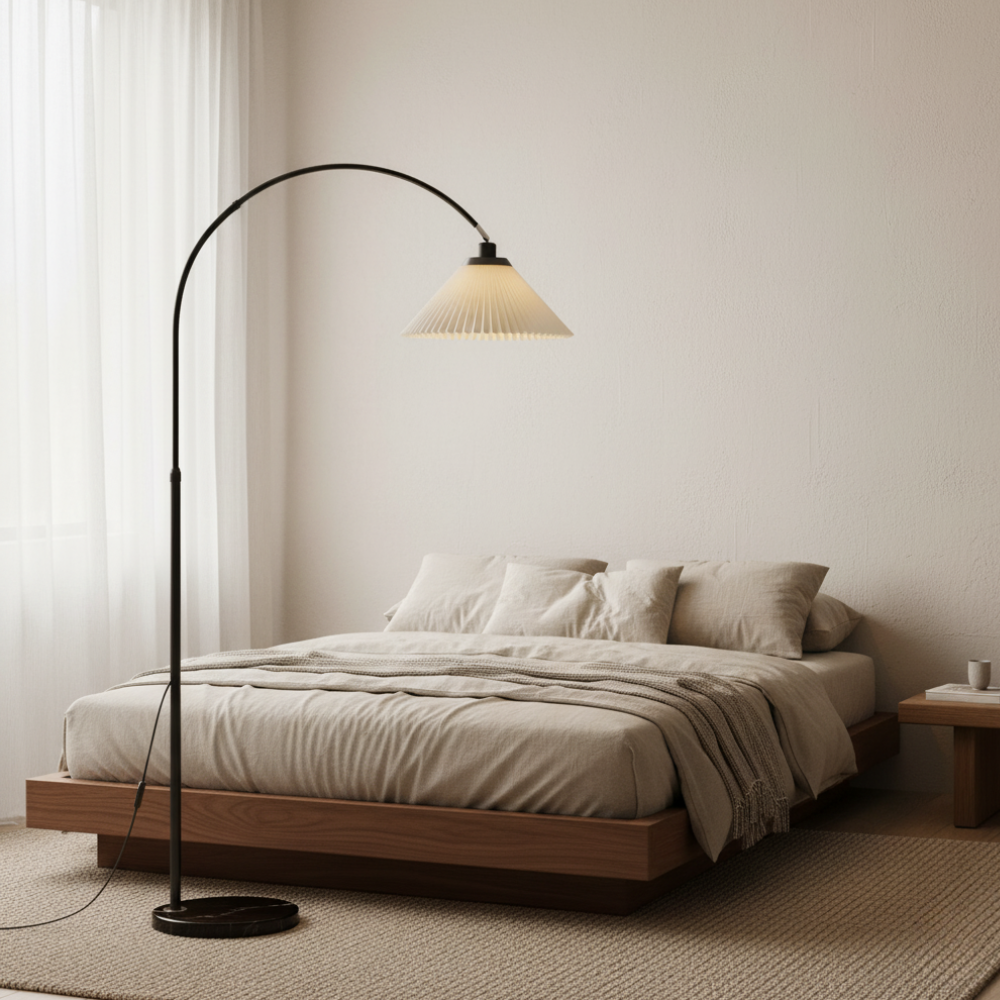 Valoura | Lámpara de Pie Elegante con Arco Ajustable y Luz Tri-Color para Sala de Estar o Dormitorio