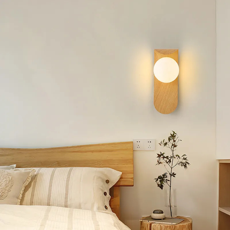 Lisslune | LuxeWood – Lámpara de Pared de Nogal Chic para Ambientes Únicos
