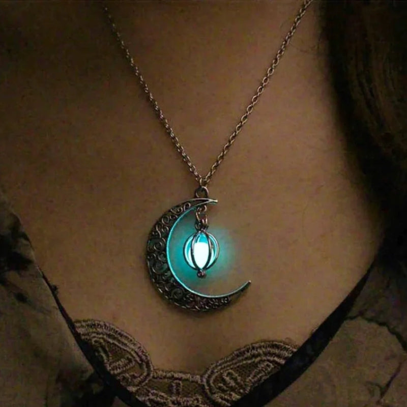 Margaret - Collar con Colgante de Perla y Diseño Inspirado en la Luna