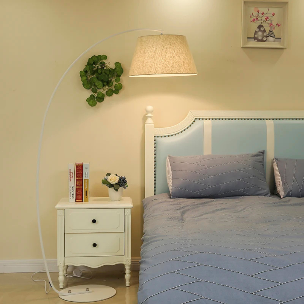 ArcoLuxe | Lámpara de pie de arco elegante y moderna con pantalla de tela para sala de estar