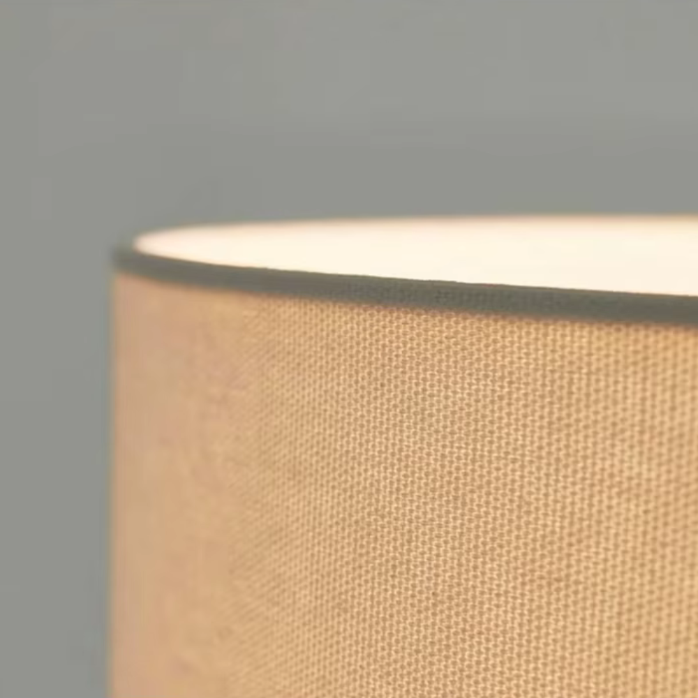 Lámpara de Pie Escultural Hugo – Luz de Piso Moderna con Esferas de Madera para Espacios de Vida