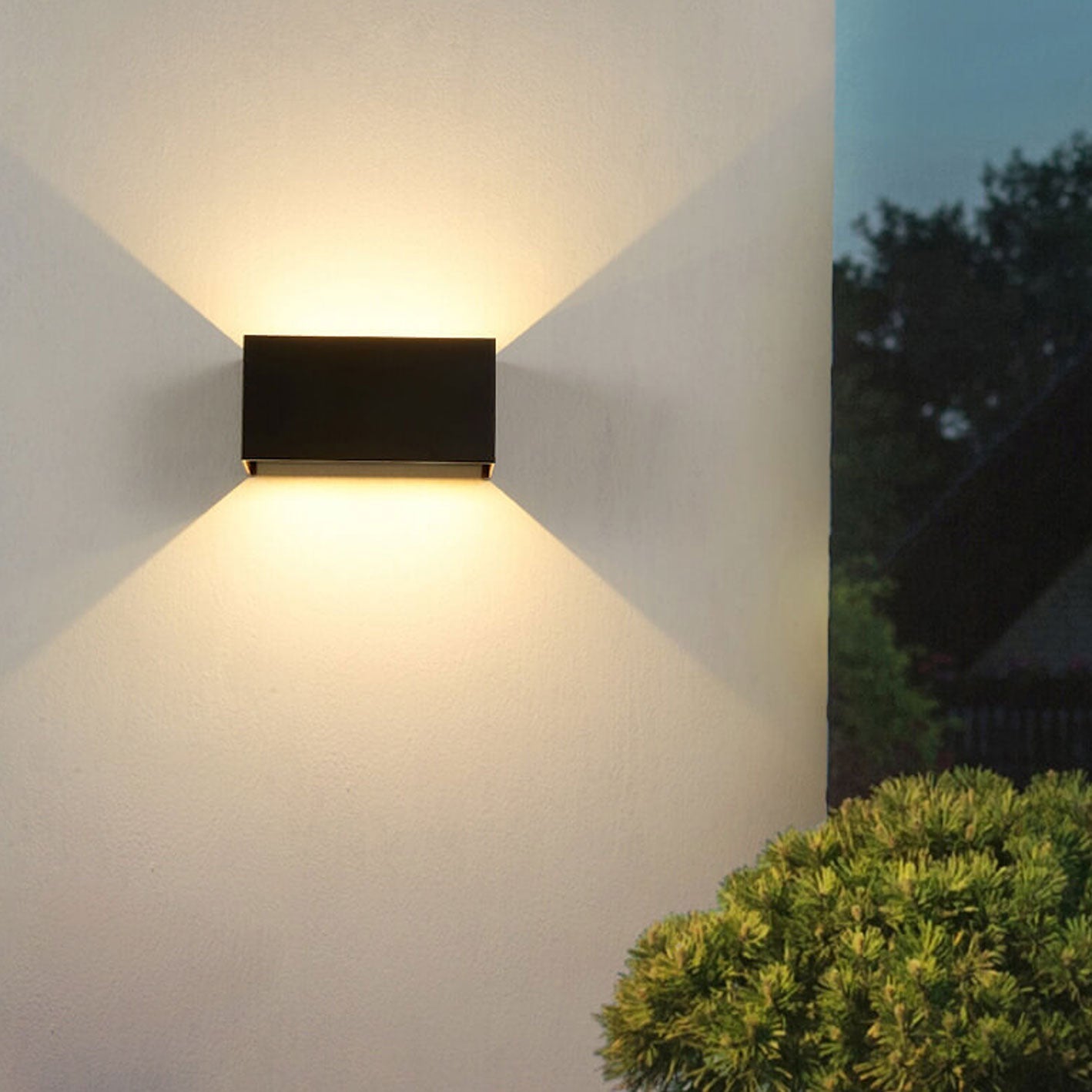 Lámpara de pared LED rectangular moderna e impermeable para uso exterior con iluminación hacia arriba y hacia abajo