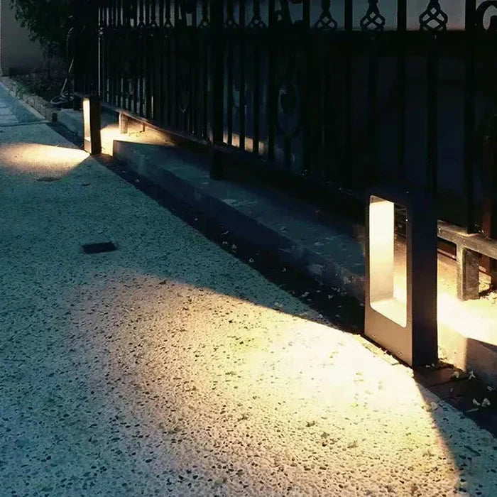 Lámpara de suelo para iluminación exterior