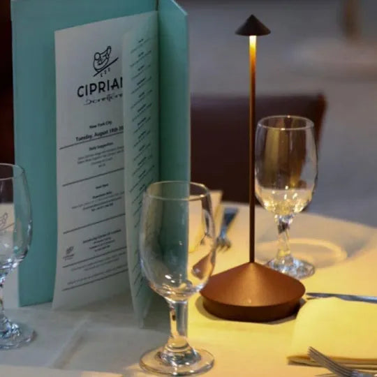 ZenLume | Lámpara de Mesa LED Minimalista - Iluminación Inalámbrica e Impermeable Regulable
