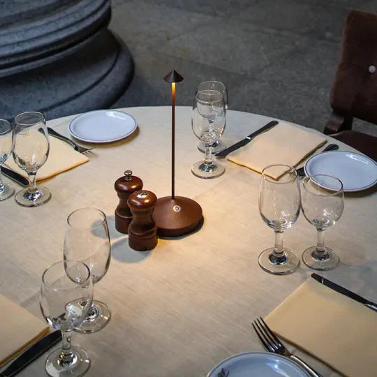 Lámpara de mesa LED minimalista - Iluminación inalámbrica a prueba de agua y regulable