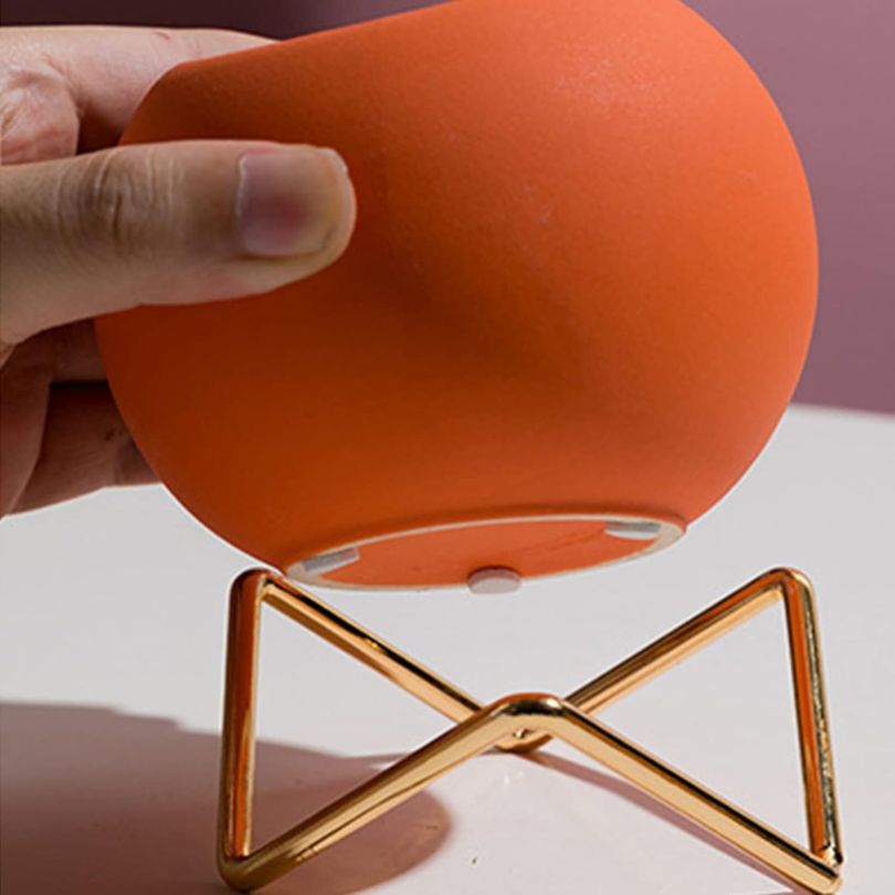 Maceta de cerámica con soporte de metal de estilo nórdico