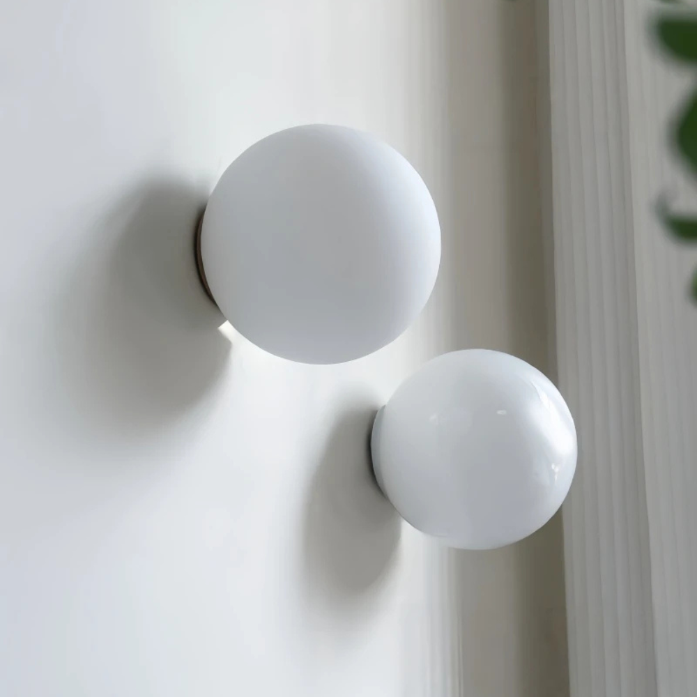 Luz de Pared Solsticio - Aplique de Vidrio Esmerilado Moderno para Interiores Minimalistas
