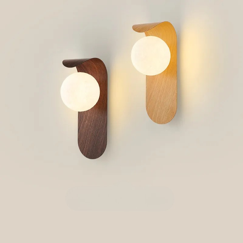 Lisslune | LuxeWood – Lámpara de Pared de Nogal Chic para Ambientes Únicos