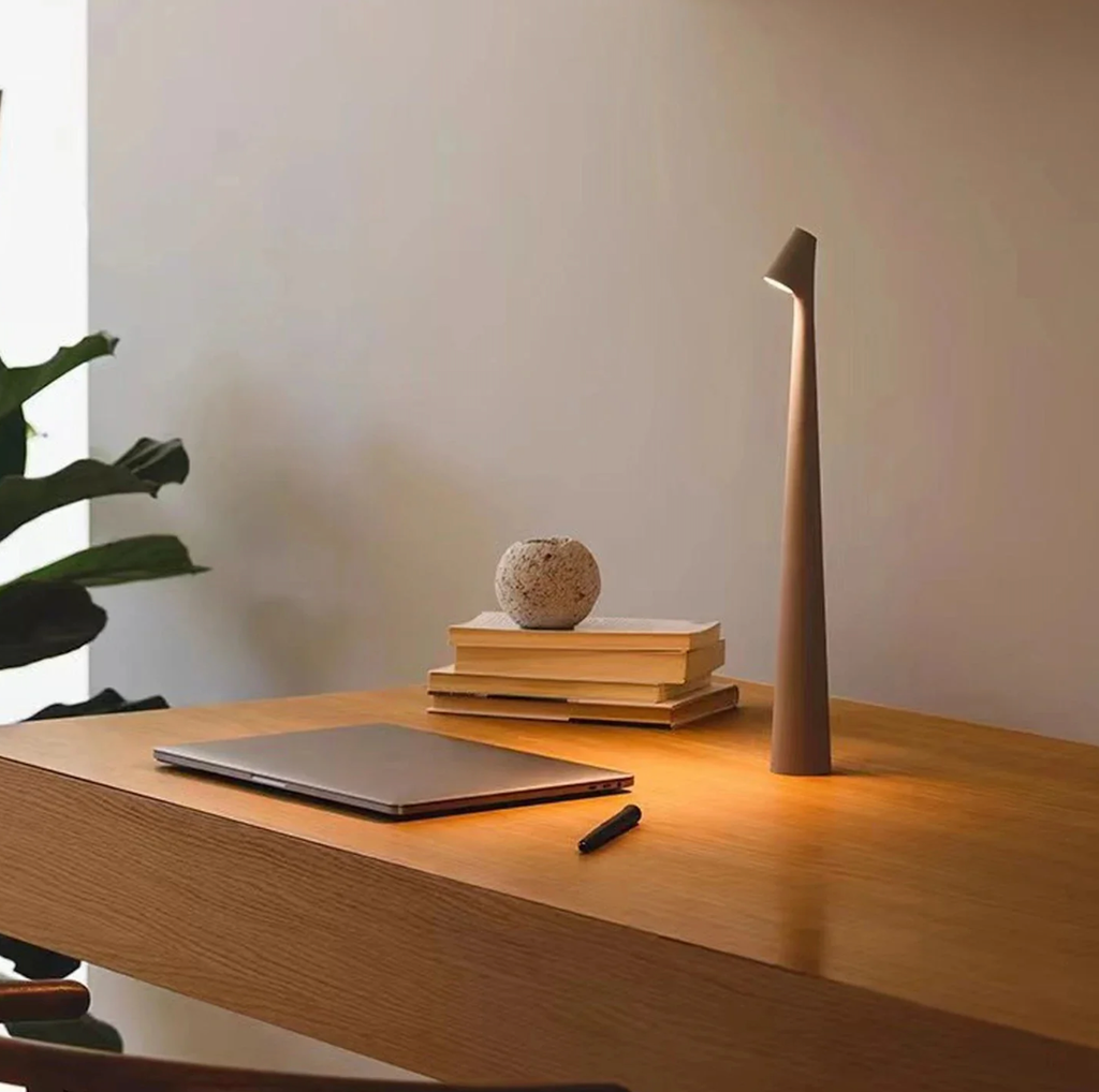 Lámpara de Mesa LED Inalámbrica con Función de Regulación Táctil